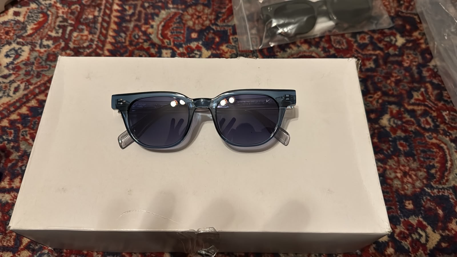 Avero Fade Blue