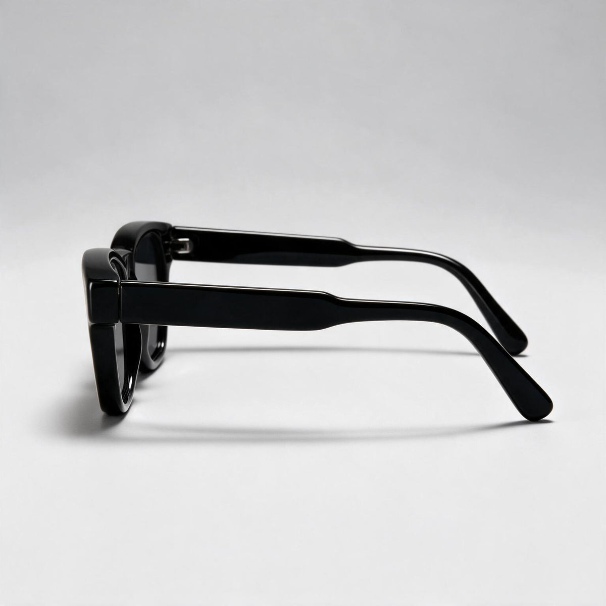 Alto in Glossy Black