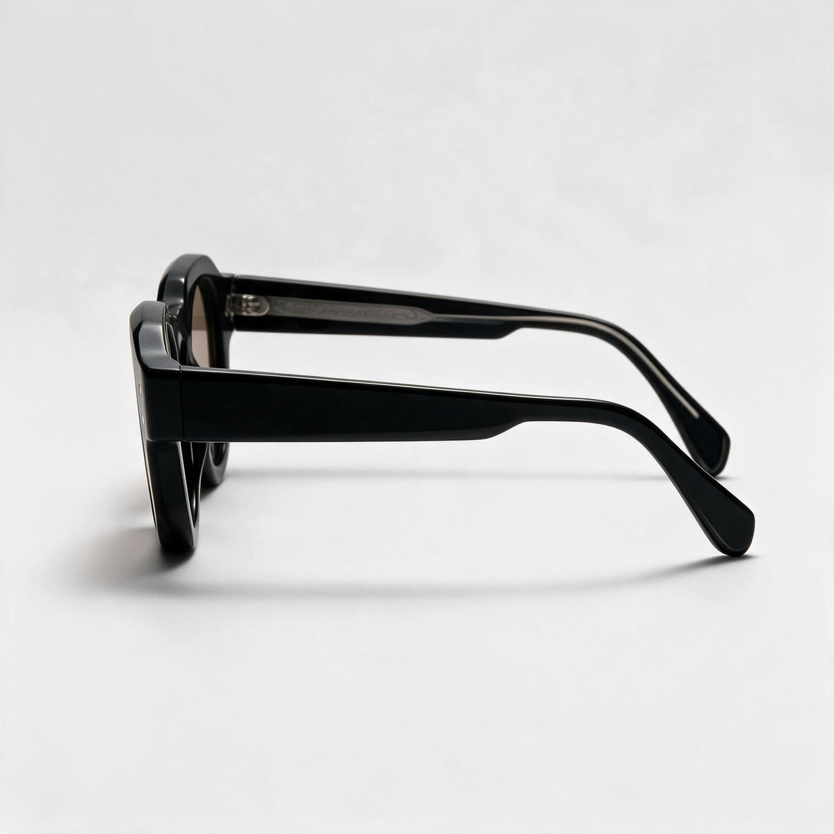 Sol in Glossy Black