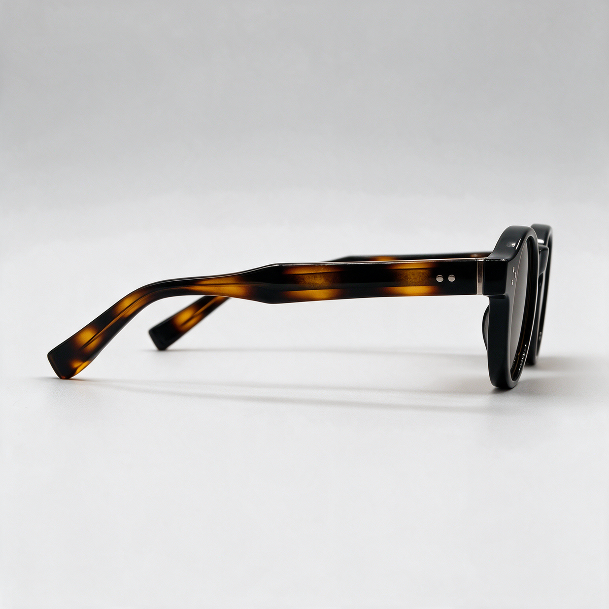 Vaya in Black Leopard Trim